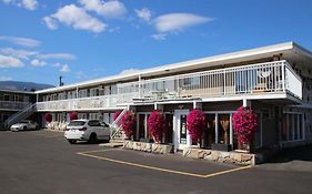 Plaza Motel